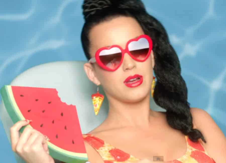 This is the weirdest fashion trend we've seen on Instagram in a while