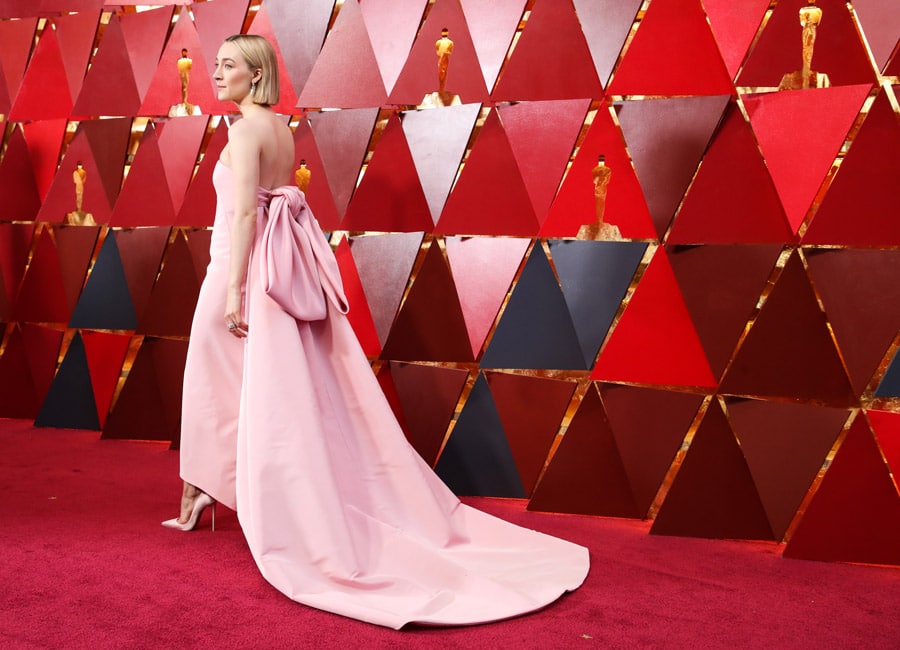PICS: Leading lady Saoirse Ronan is pretty in pink at the Oscars