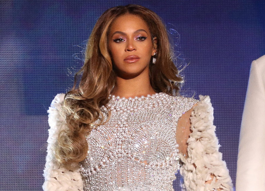 The first glimpse of Beyonce's vow renewal wedding gown is here!