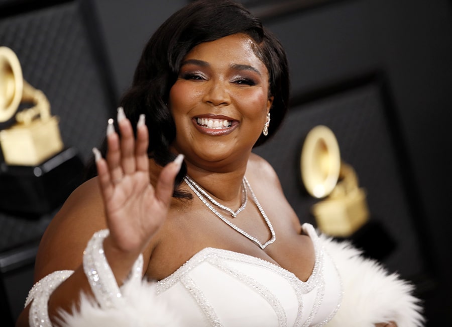 Singer Lizzo looks hot-as-hell in €35 high-street dress