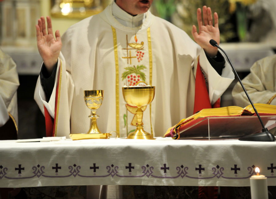 RTE to air daily mass amid ban on large gatherings