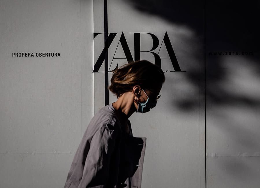 Zara to close  up to 1,200 stores  worldwide