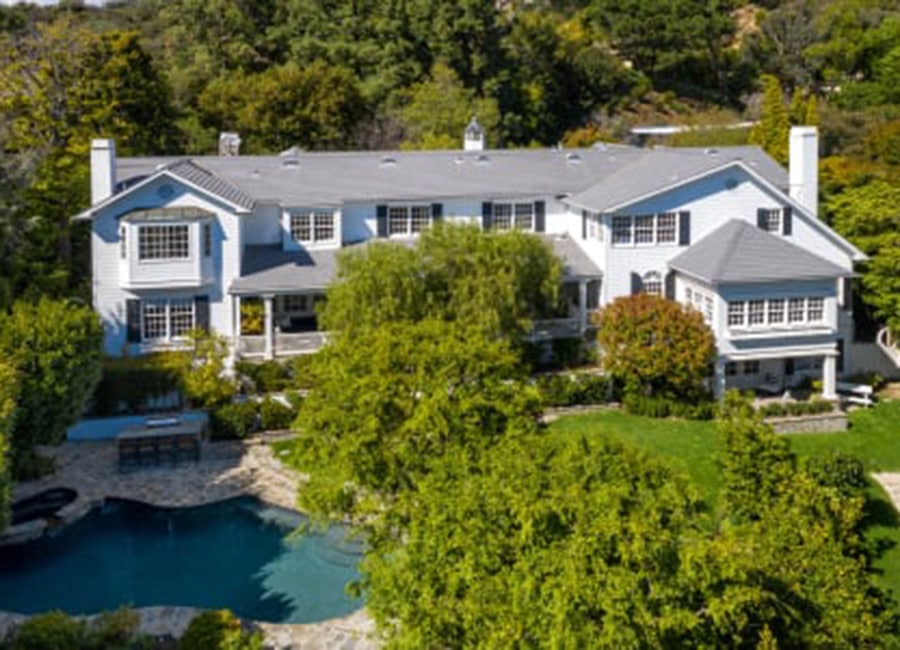 Ashton Kutcher and Mila Kunis selling Beverly Hills mansion for $14M. Pic: Realtor.com