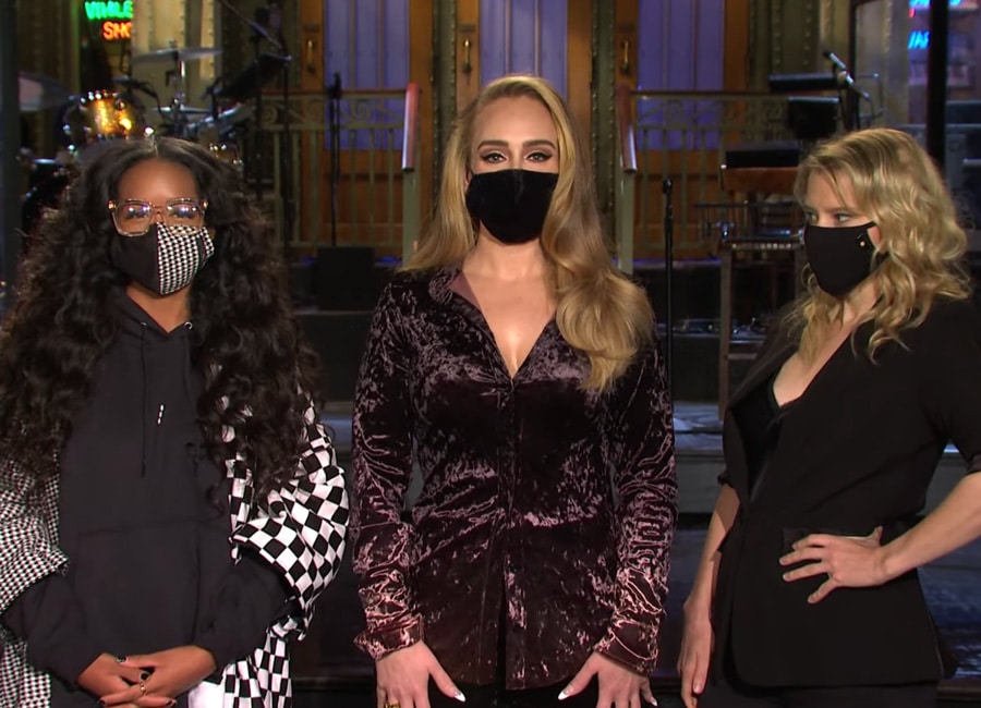 Adele impresses with her American accent in Saturday Night Live promo