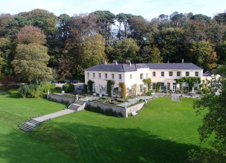 Chris de Burgh’s Wicklow estate, Enniskerry