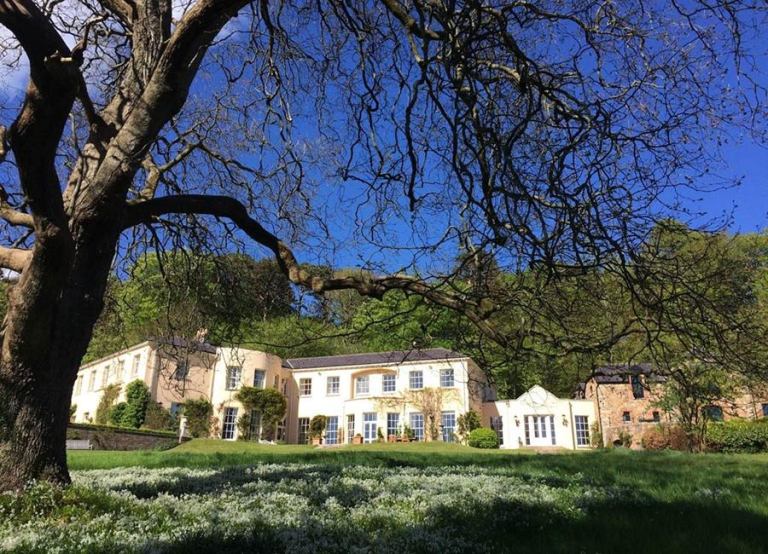 Chris de Burgh’s Wicklow estate, Enniskerry