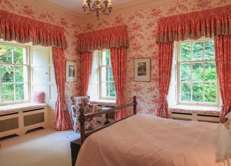 Chris de Burgh’s Wicklow estate, Enniskerry