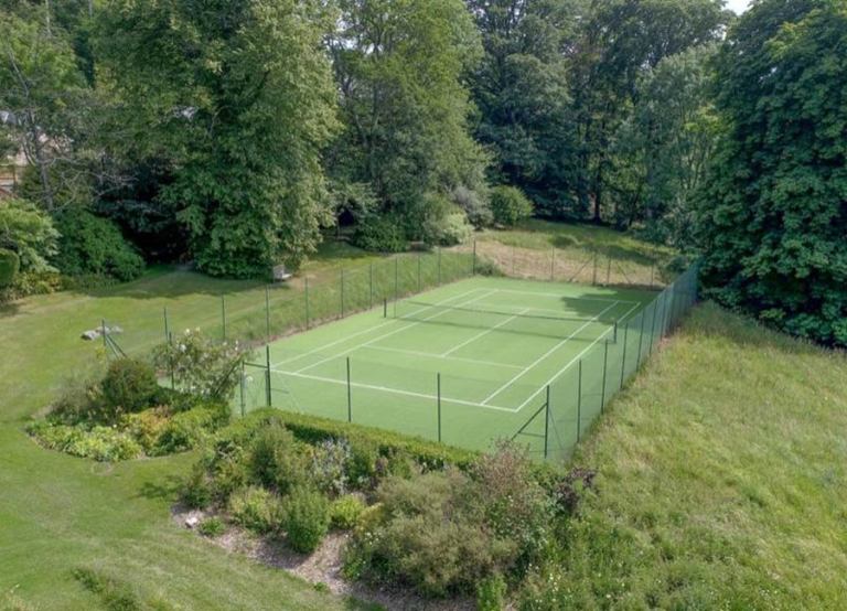 Chris de Burgh’s Wicklow estate, Enniskerry