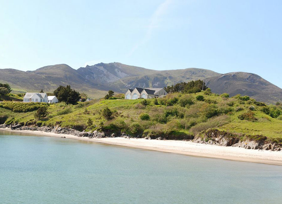 €995,000 Doonin, Kilcar, Donegal country houses by the coast