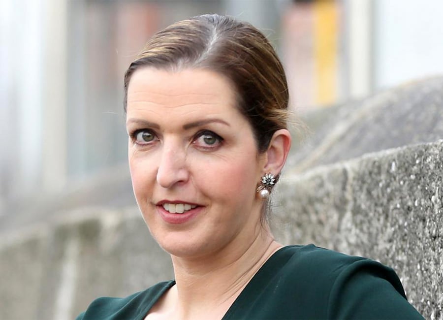 Vicky Phelan permitted to return to Ireland to see her children