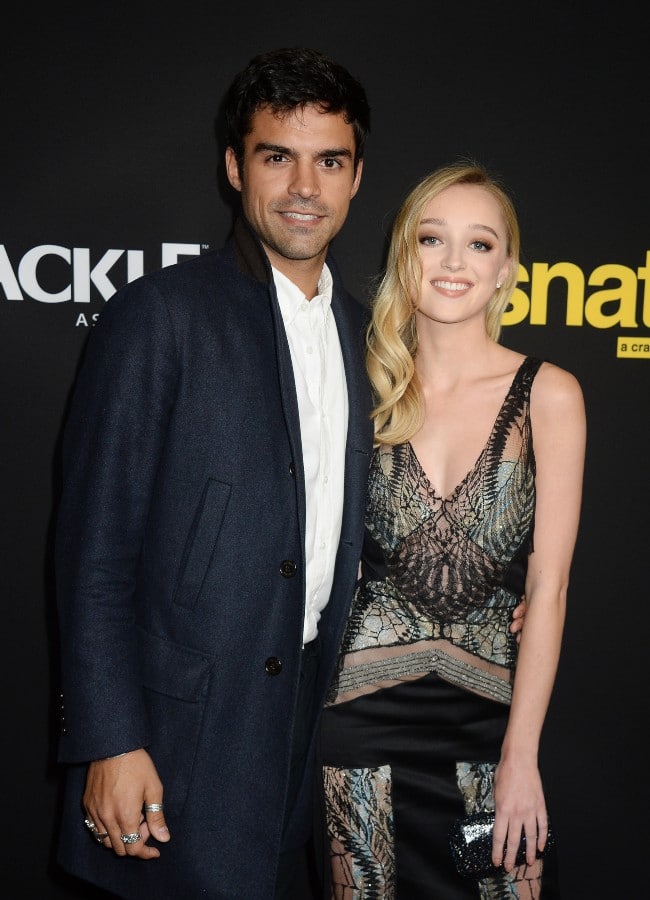 Phoebe Dynevor Sean Teale