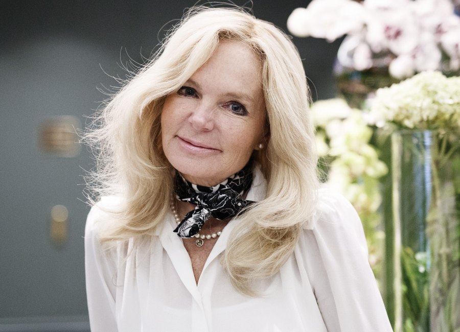Best-selling Seven Sisters author Lucinda Riley dies after secret cancer battle