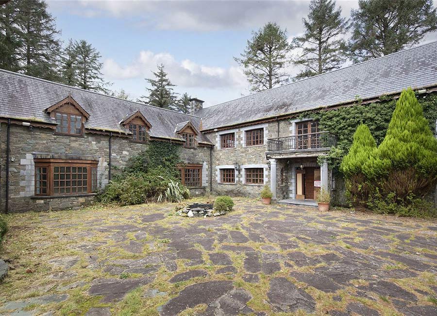 Bill Cullen and Jackie Lavin's former Kerry home with its own tennis court on sale