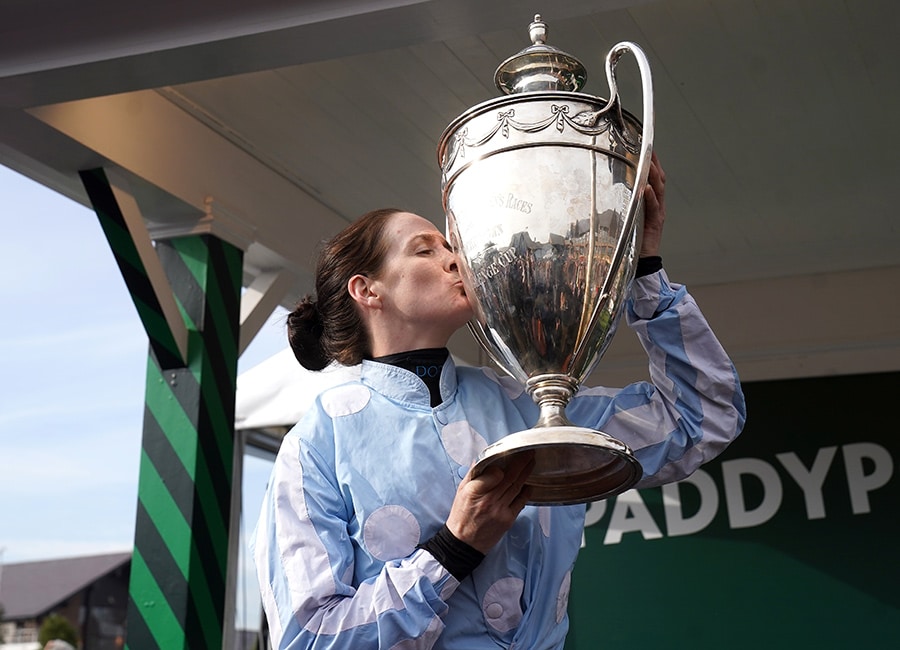 Rachael Blackmore and 'phenomenal' Honeysuckle make it 'sweet 16' at Punchestown