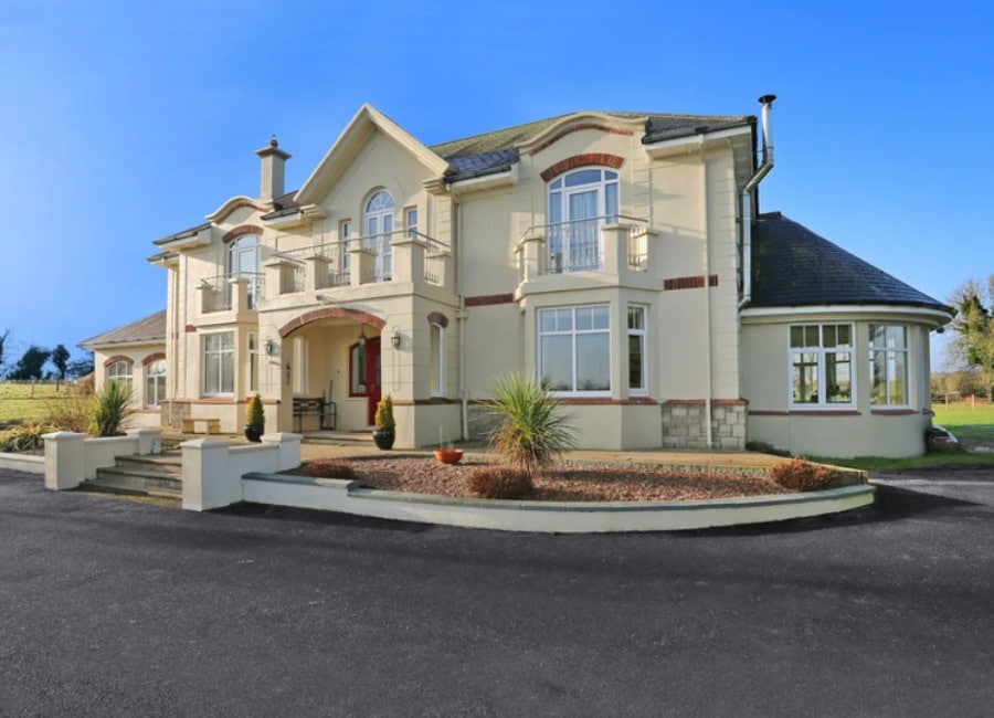 PICS: Niall Horan's lavish six-bedroom Mullingar mansion 'snapped up' within weeks