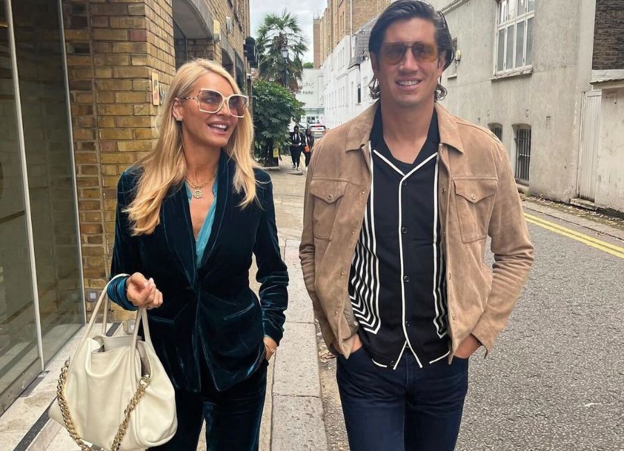Vernon Kay is every husband waiting for their wife in the changing rooms