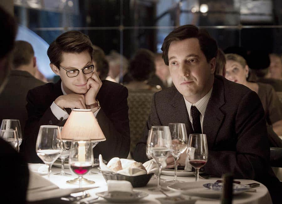 Ask Tina: I'm a gay man and my friend insists on wearing make-up when we meet