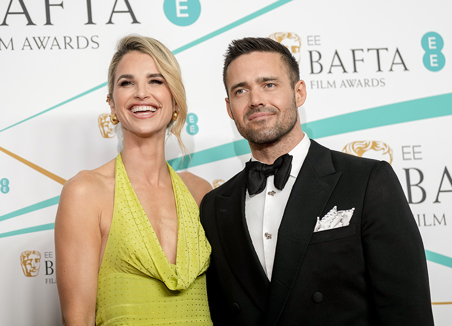 'Supermodel!' Vogue Williams' hair transformation is a summer dream