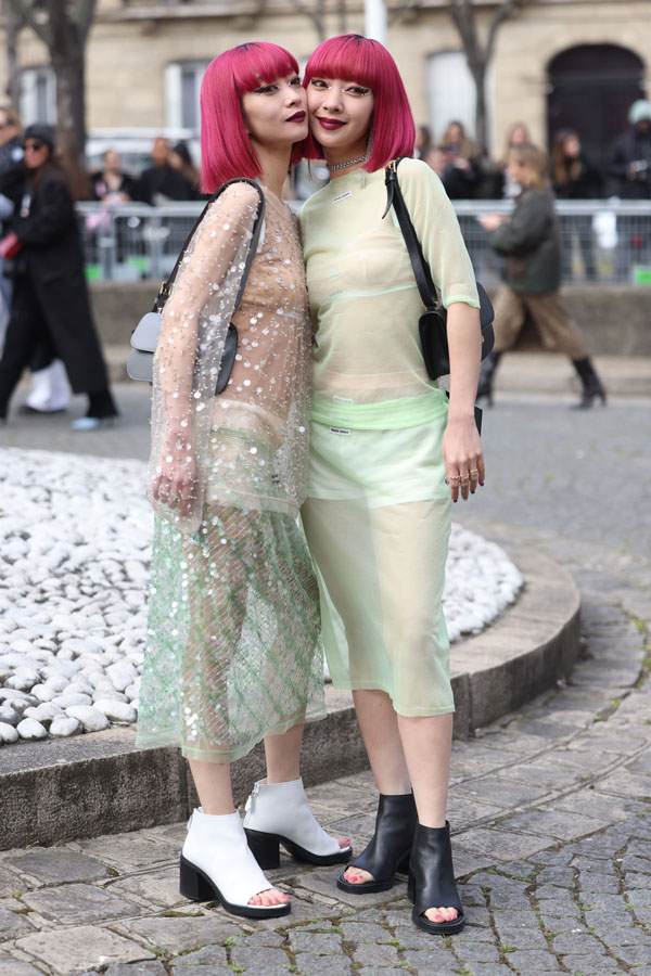 Miu Miu show Arrivals, Autumn Winter 2023 Paris Fashion Week France Amiaya - Ami Suzuki and Aya Suzuki