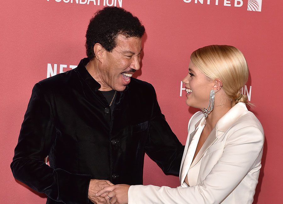 Lionel Richie said the cutest thing while walking his daughter Sofia down the aisle