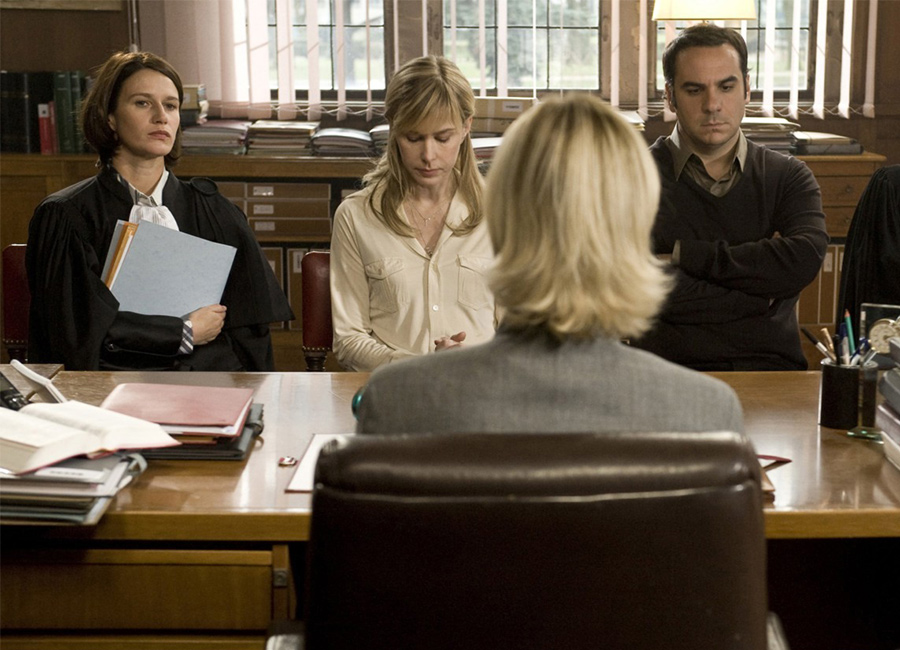 Divorces! - 2009 film still