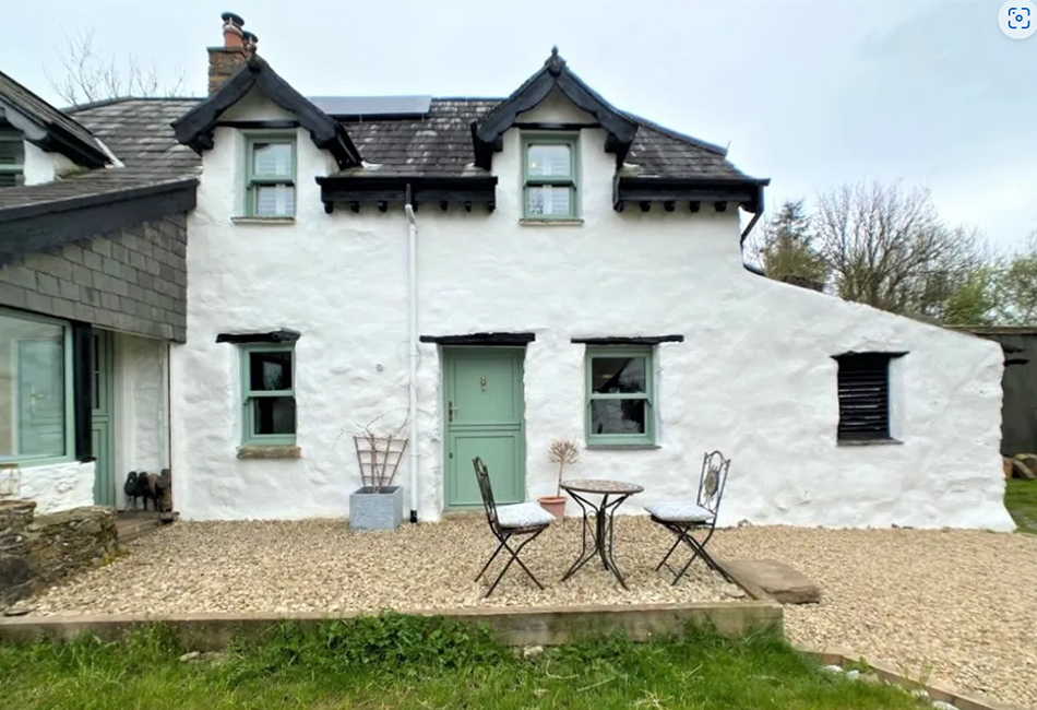 PICS: Galway cottage featured on Home of the Year perfectly blends old and new