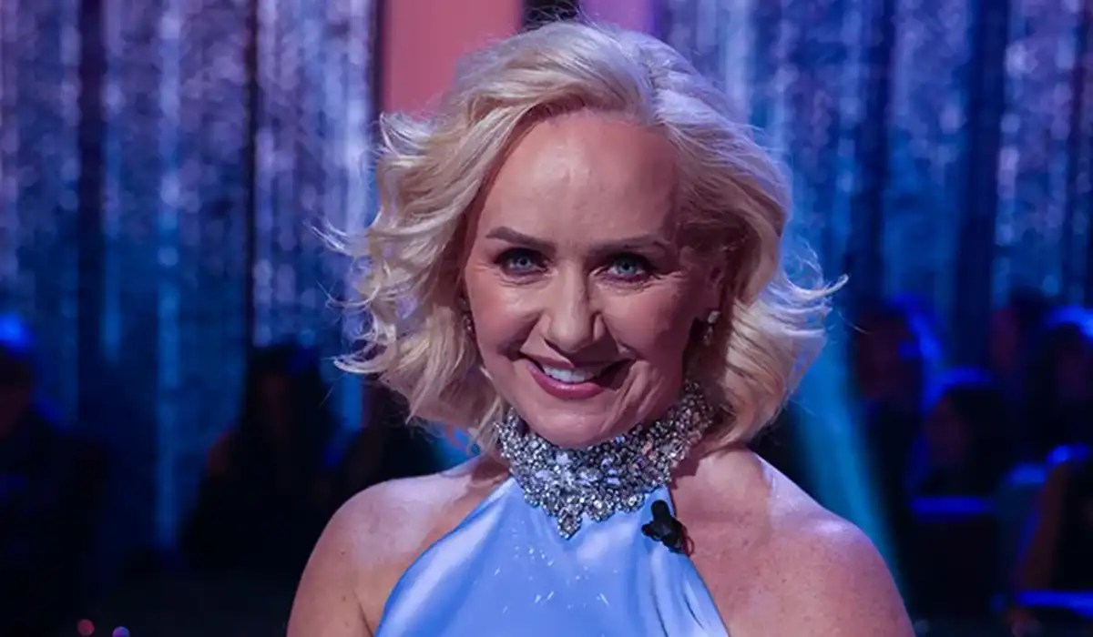 DWTS judge Loraine Barry 'surprised' her old school hasn't invited her back to visit