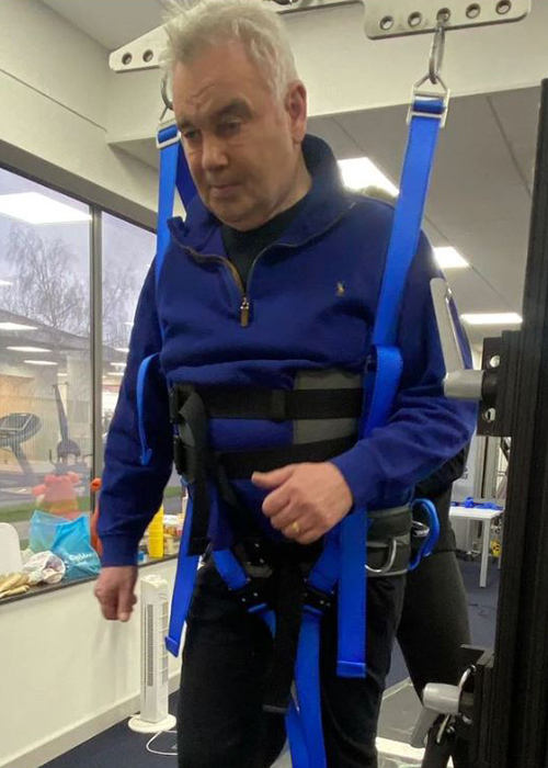Pic: Eamonn Holmes learning to walk again after a fall in 2022