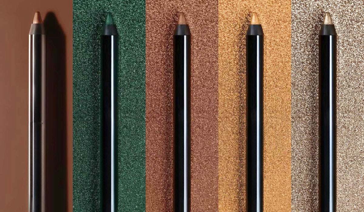 Victoria Beckham's new guide helps you pick the perfect liner shade for your eye colour