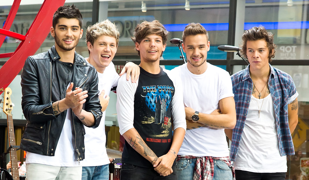 NEW YORK, NY - AUGUST 23: (L-R) Zayn Malik, Niall Horan, Louis Tomlinson, Liam Payne and Harry Styles of One Direction perform on NBC's "Today" at Rockefeller Plaza on August 23, 2013 in New York, New York. (Photo by Gilbert Carrasquillo/FilmMagic)