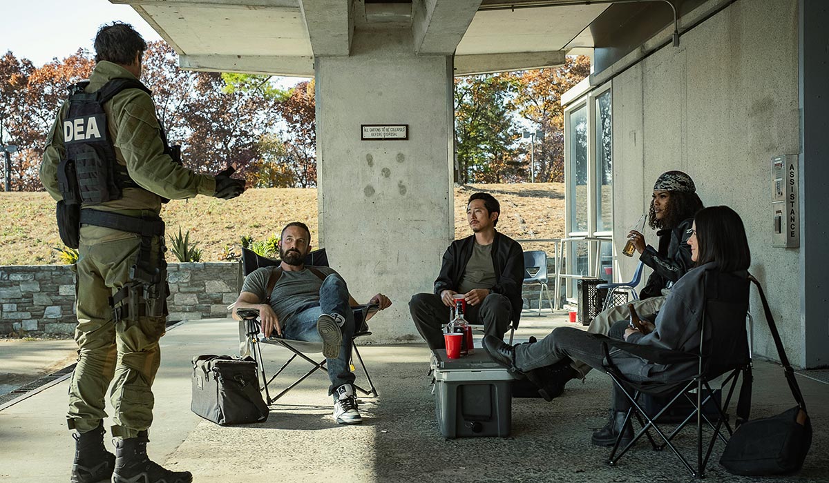 Kyle Chandler as DEA Agent Mateo 'Matty' Nix, Ben Affleck as Detective Sergeant J.D. Byrne, Steven Yeun as Detective Mike Ro, Teyana Taylor as Detective Numa Baptiste and Catalina Sandino Moreno as Detective Lolo Salazar in The Rip. Cr. Claire Folger/Netflix © 2025.