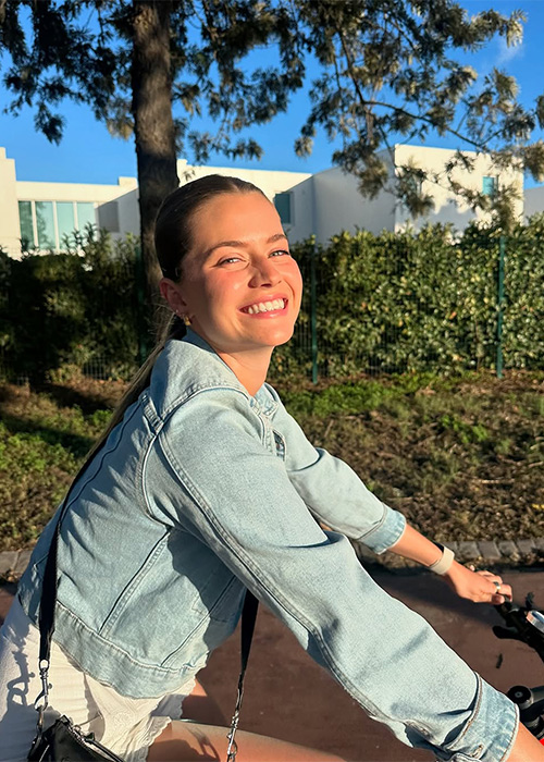 Who is Greg O'Shea's fiancée Jeanni Mulder?