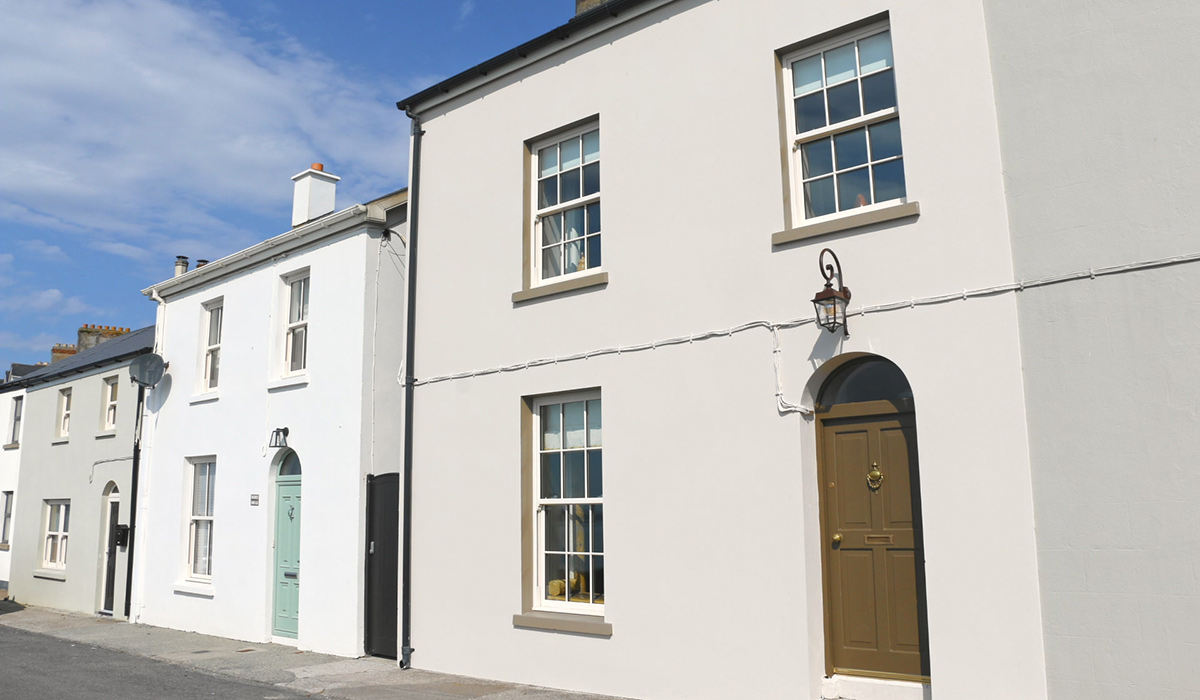 The exterior of the Rathmullan terrace house in Co. Donegal. Pic: RTÉ / The Great House Revival