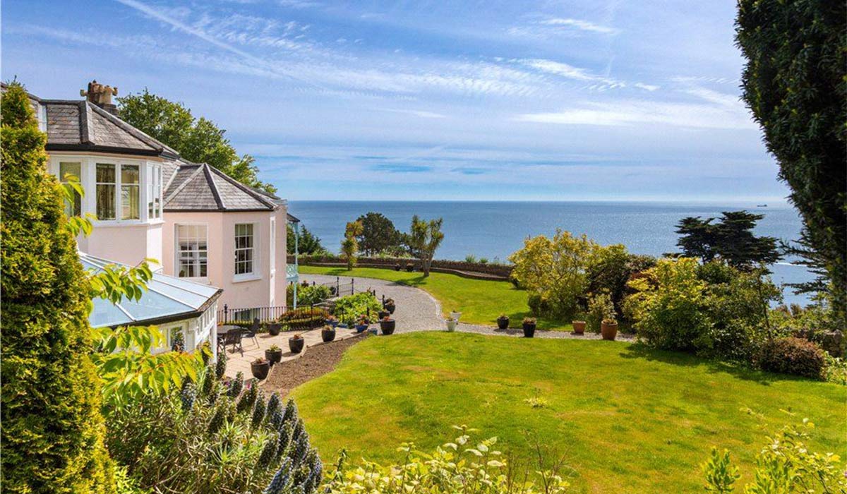 Sprawling period home with breathtaking views of Killiney Bay hits the market for €10 million