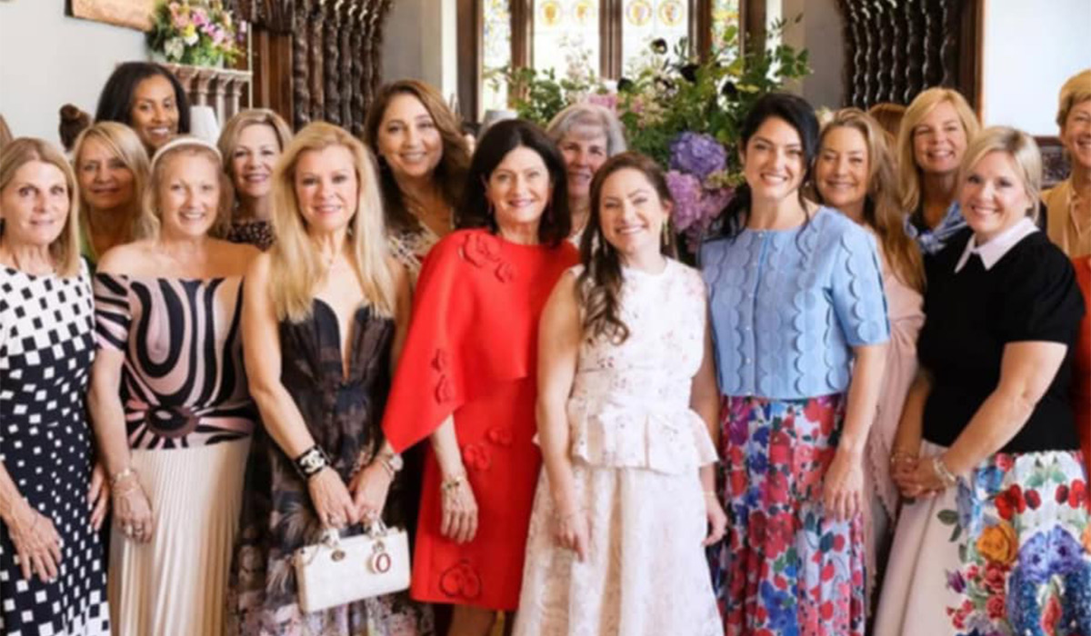 PICS: Bride from viral Adare Manor wedding shares behind-the-scenes snaps