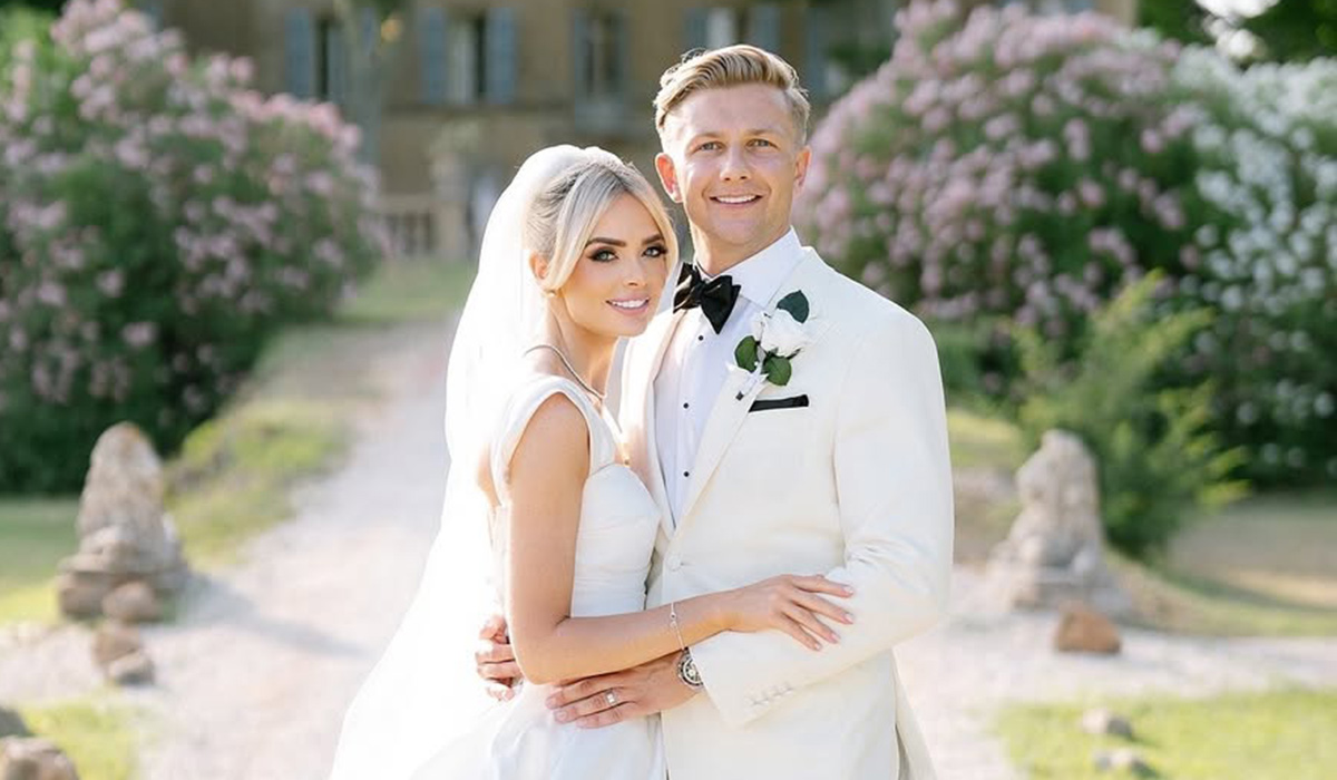 PICS: TV presenter Ellie Costello honours her Irish heritage in glam wedding