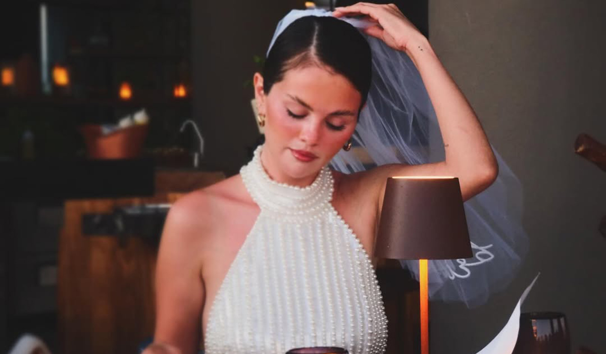 Selena Gomez kicks back on cool Cabo bachelorette ahead of Benny Blanco wedding