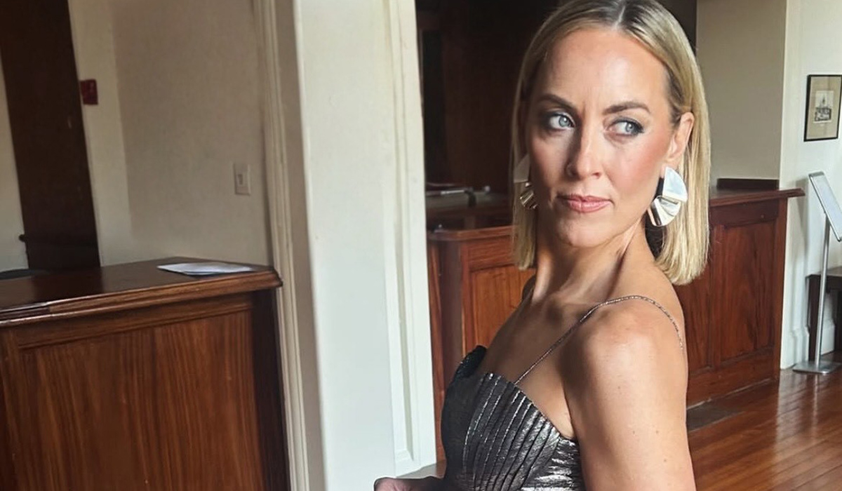 Sterling the show! Kathryn Thomas dusts off silver Rose of Tralee look