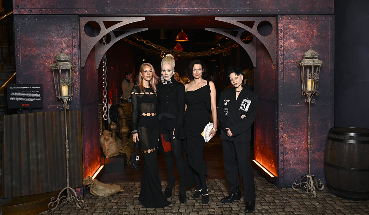 Lady Mary Charteris, Daphne Guinness, Jasmine Guinness and Celeste Guinness attend the "House Of Guinness" London Premiere. Pic: Getty Images