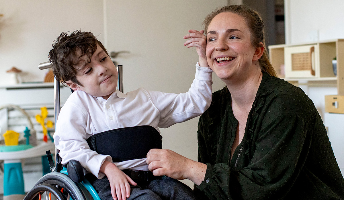 Scoliosis victim Harvey's parents to meet with Simon Harris