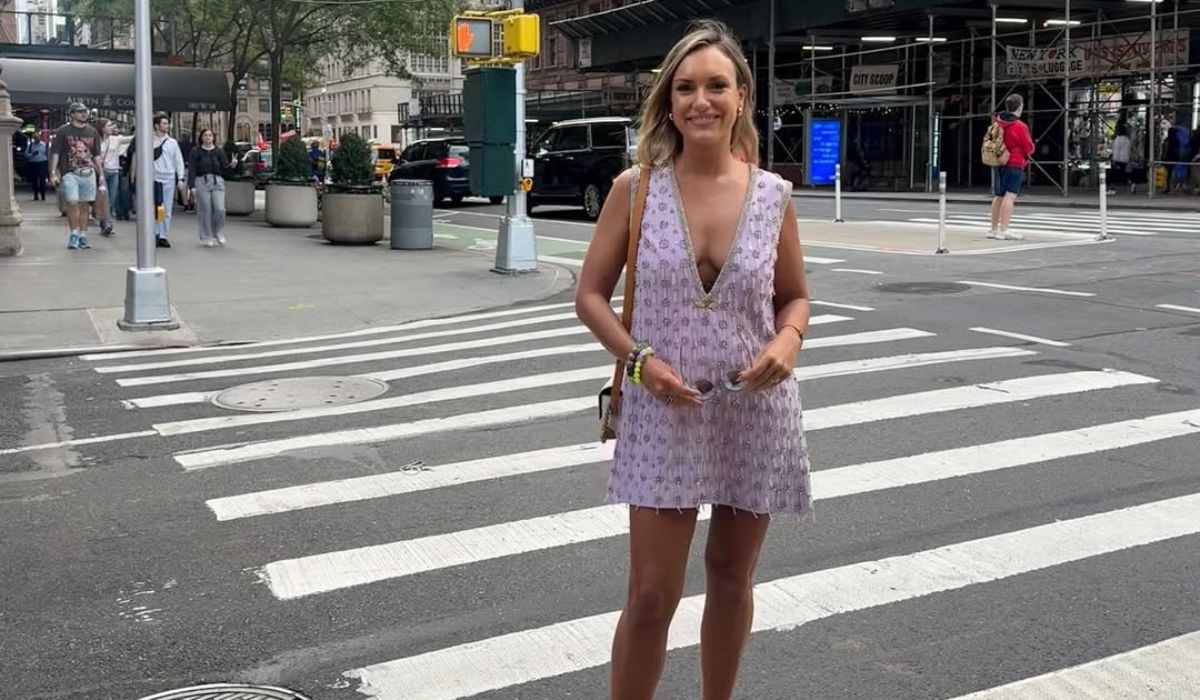 Steal her Style: Jessica O' Mahony lights up New York City with her sparkly midi
