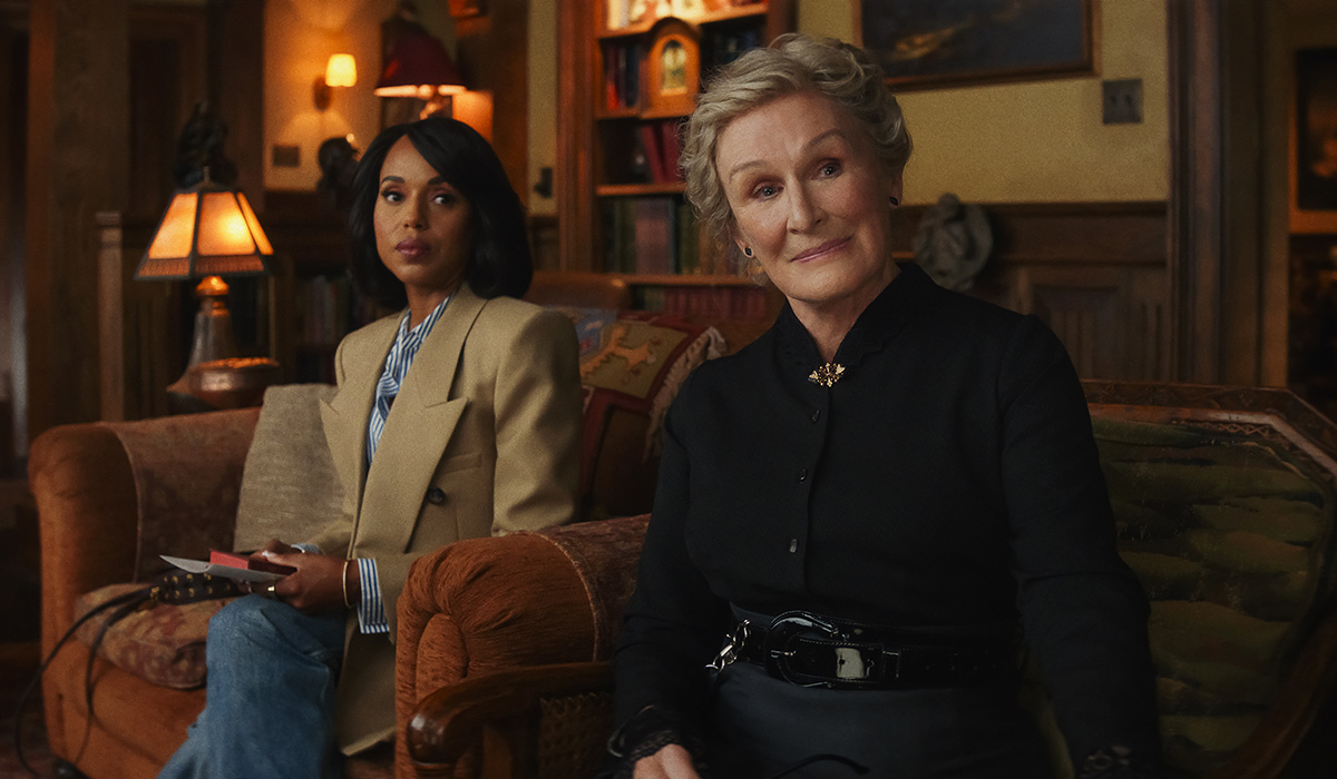 Wake Up Dead Man: A Knives Out Mystery. (L-R) Kerry Washington and Glenn Close in Wake Up Dead Man: A Knives Out Mystery. Cr. Courtesy of Netflix © 2025