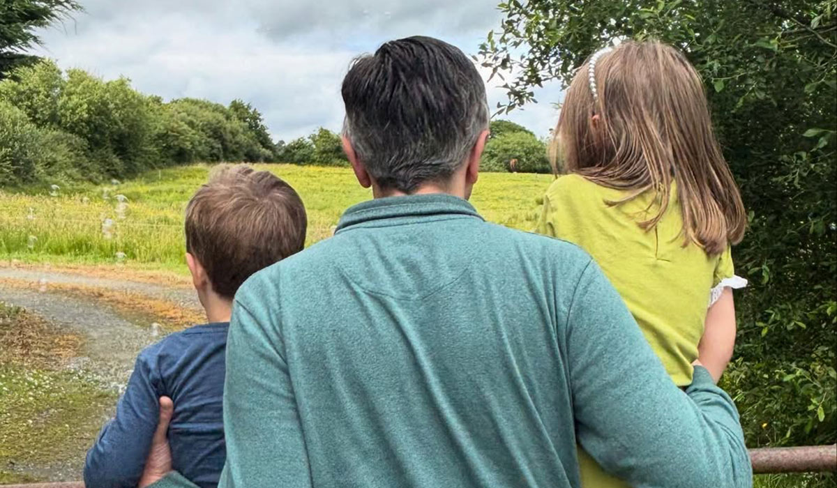 Simon Harris thanks supporters for 'friendship' after tough week for family