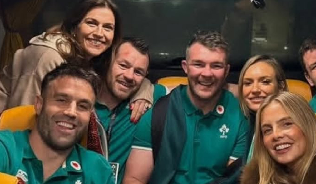 'When you make it out of the groupchat' Retired Irish rugby stars and WAGs reunite in Paris